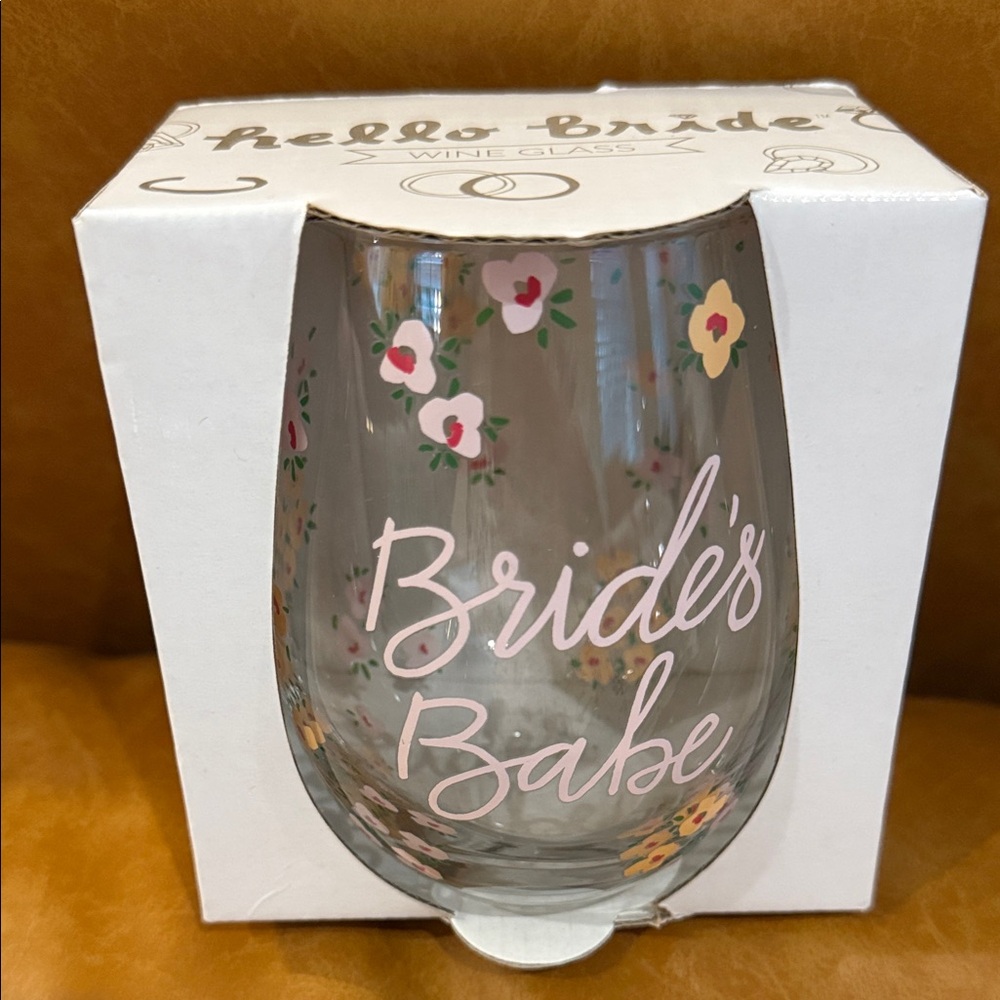 Bride's Babe Floral Wine Glass